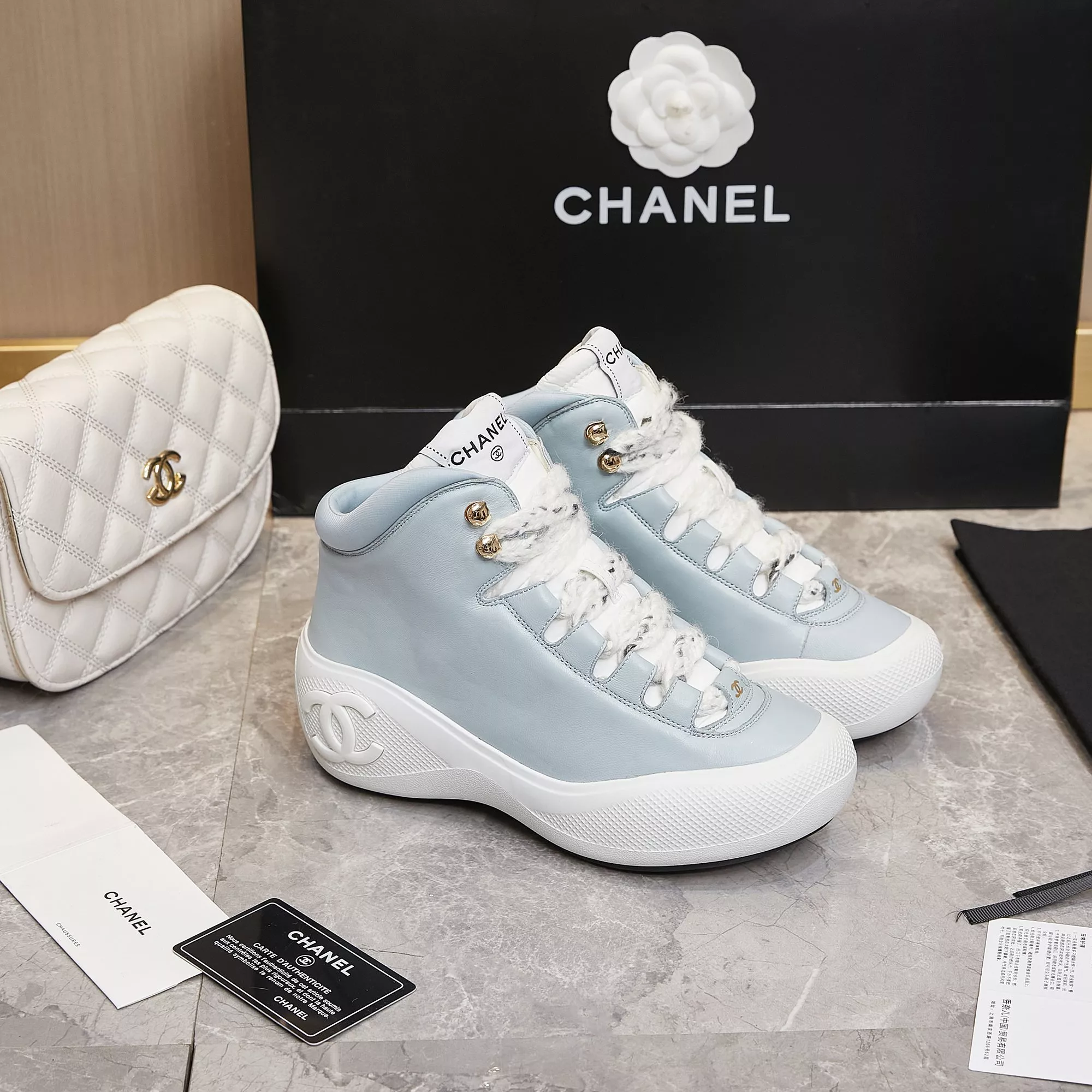 chanel high tops chaussures pour femme s_12761652